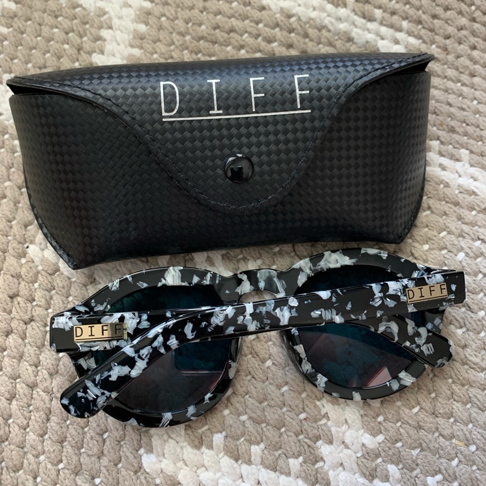 Diff Sunglasses - image 2